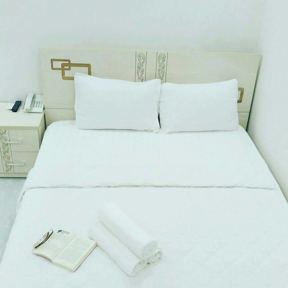 Jiny Tran Hotel Duong Dong  Exterior photo